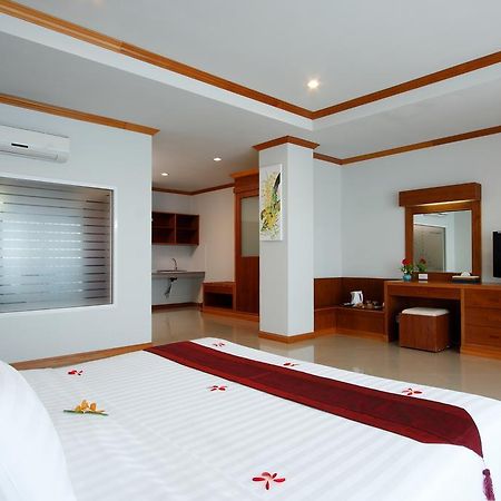 Blue Beach Club & Resort Patong Стая снимка