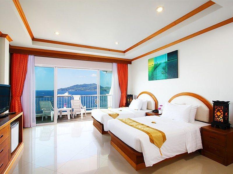 Blue Beach Club & Resort Patong Екстериор снимка