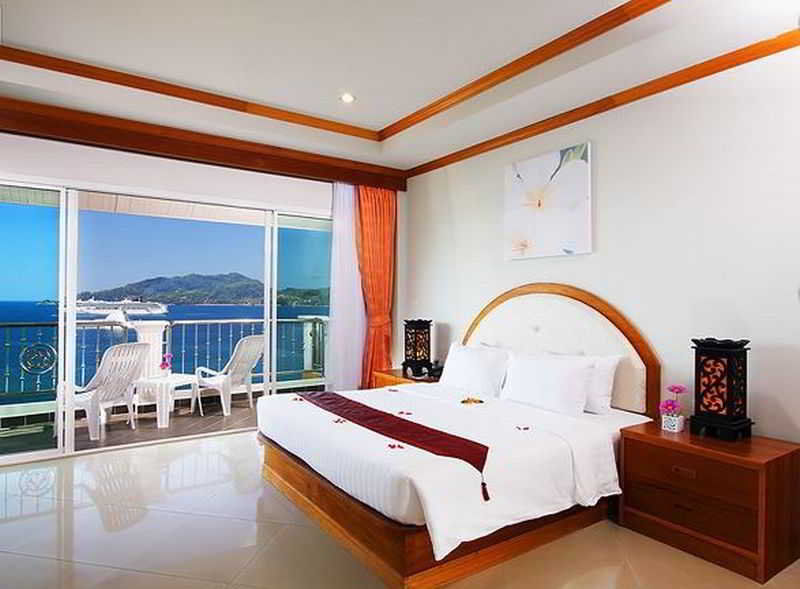 Blue Beach Club & Resort Patong Екстериор снимка