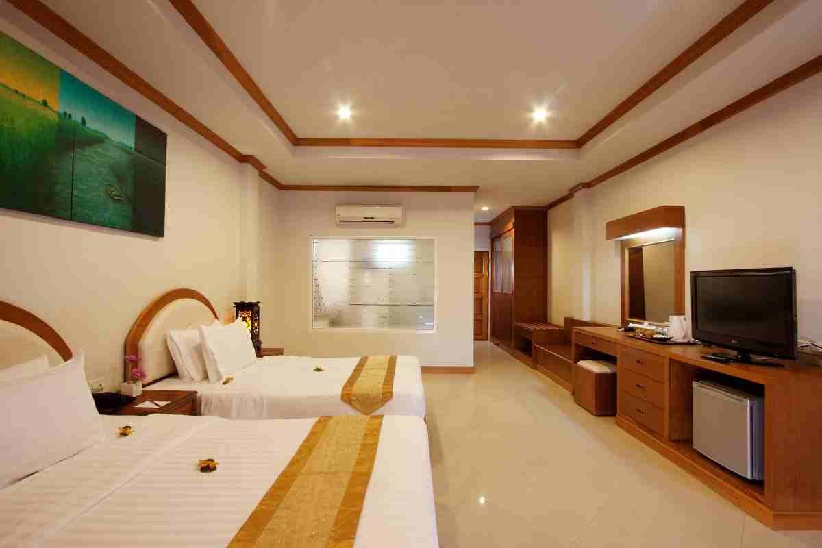 Blue Beach Club & Resort Patong Екстериор снимка