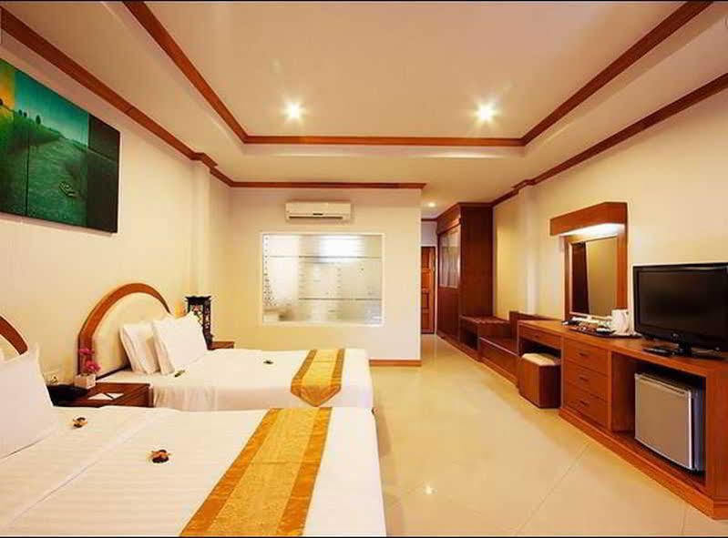 Blue Beach Club & Resort Patong Екстериор снимка